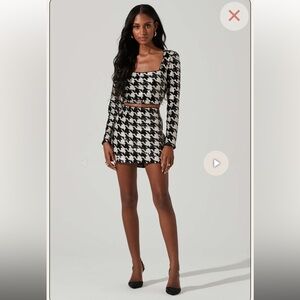 Astr Black and White Mini Pencil Skirt Set Small $300